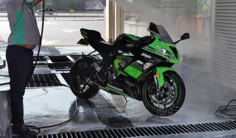 
								2017 Kawasaki Ninja ZX-6R (636) full									