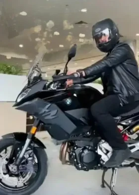 2022 BMW F 900 XR