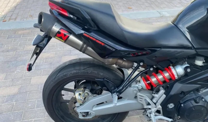 
								2015 Aprilia Shiver 750 full									