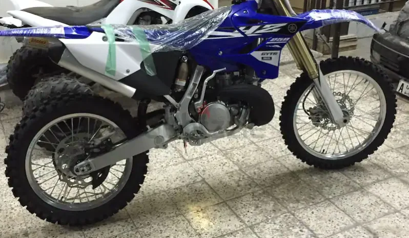 
								2015 Yamaha YZ250 full									