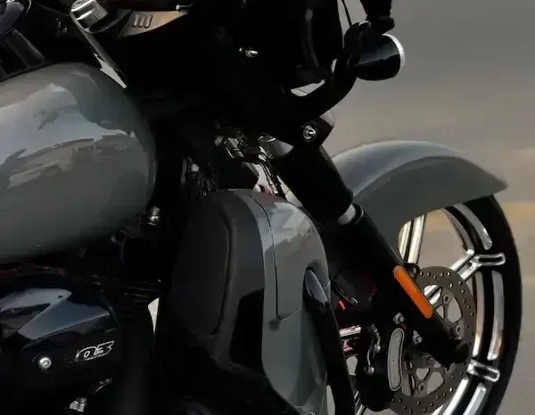 
								2015 Harley-Davidson Tri Glide Ultra 103 (FLHTCUTG) full									