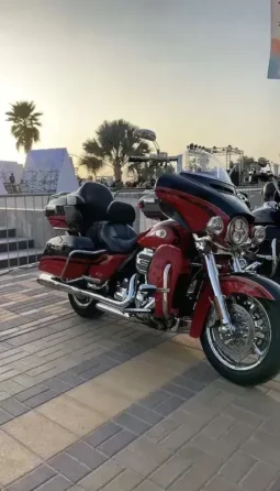 2016 Harley-Davidson CVO Street Glide 114 (FLHXSE)