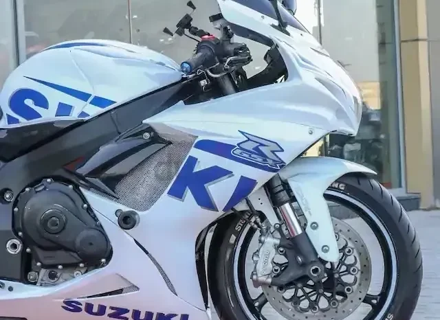 
								2016 Suzuki GSX-R600 full									