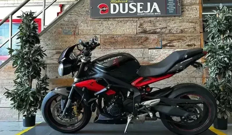 
								2015 Triumph Street Triple 675 full									