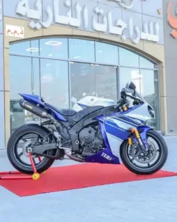 
										2014 Yamaha YZF-R1 full									