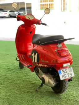 
										2012 Vespa LX 125 full									